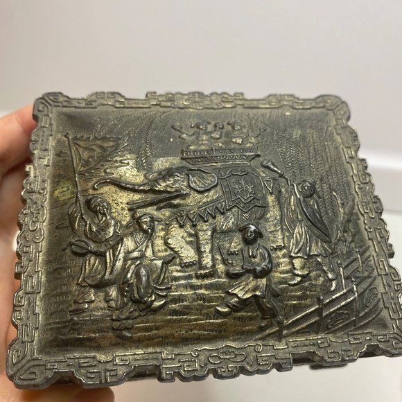 Antique Pewter Carved Trinket Jewelry Box Made In Japan (hinged Damaged) - Picture 2 of 14